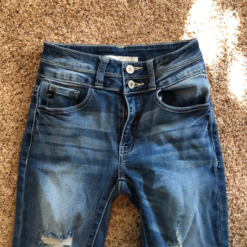 barely worn high rise light wash skinny jeans!